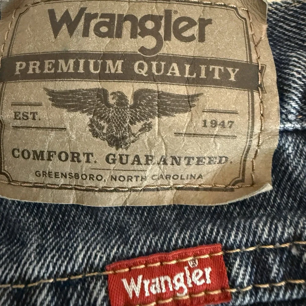 Wrangler Men Relaxed Fit Blue Jeans 33x34 Casual Classic Ranch Workwear Everyday